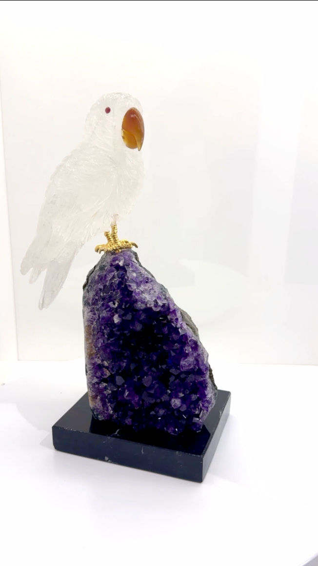 天然晶石⼿⼯雕刻愛情鳥
