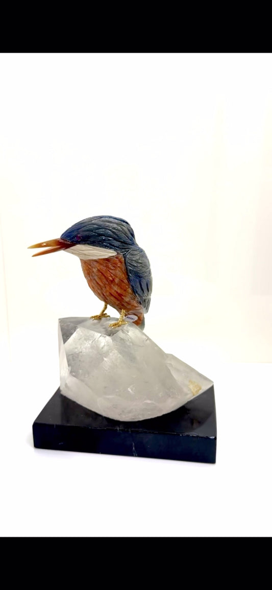 天然晶石⼿⼯雕刻翠鳥